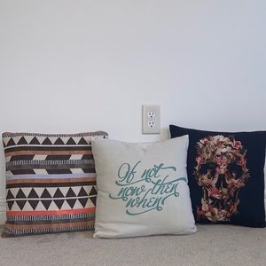Set of 3 throw pillows - 16”x16”